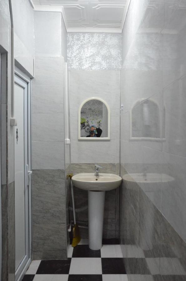 Hostel California Batumi Ngoại thất bức ảnh