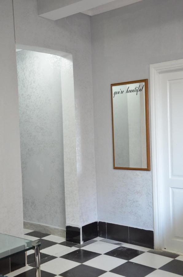 Hostel California Batumi Ngoại thất bức ảnh