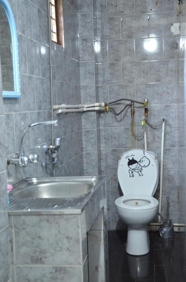 Hostel California Batumi Ngoại thất bức ảnh
