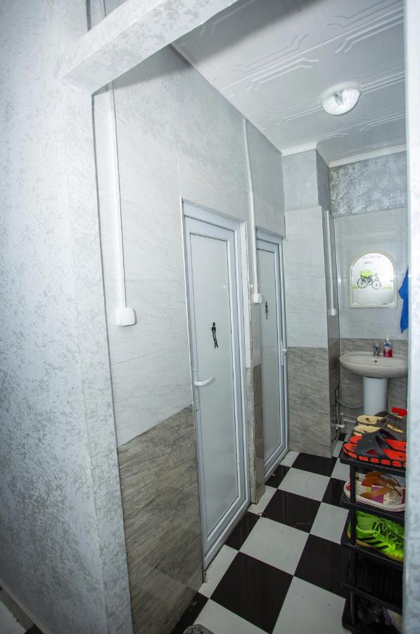 Hostel California Batumi Ngoại thất bức ảnh