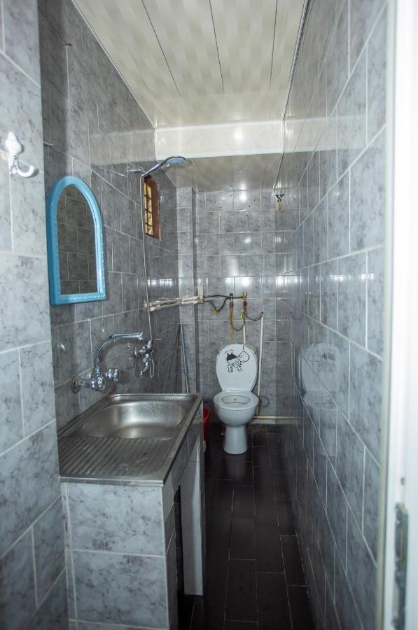Hostel California Batumi Ngoại thất bức ảnh