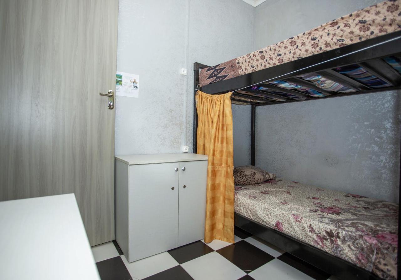 Hostel California Batumi Ngoại thất bức ảnh