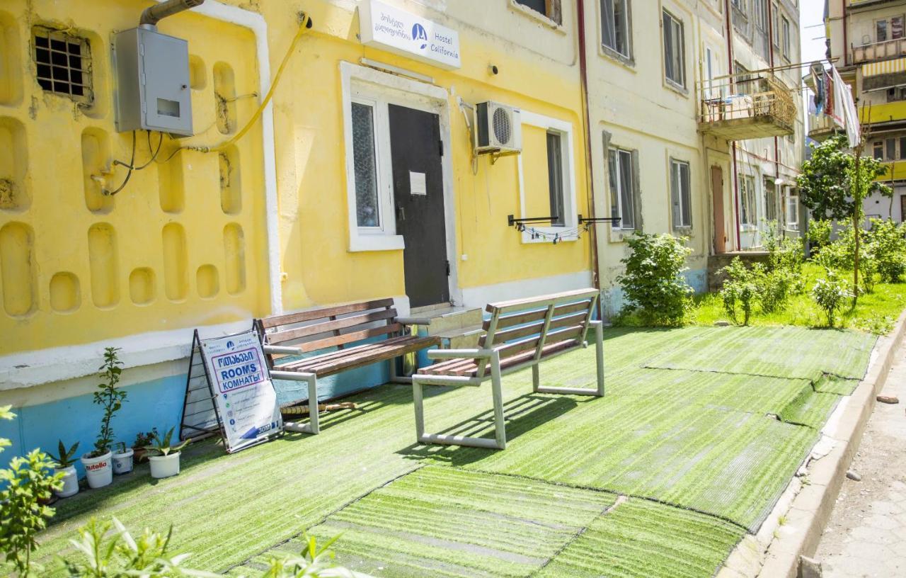 Hostel California Batumi Ngoại thất bức ảnh